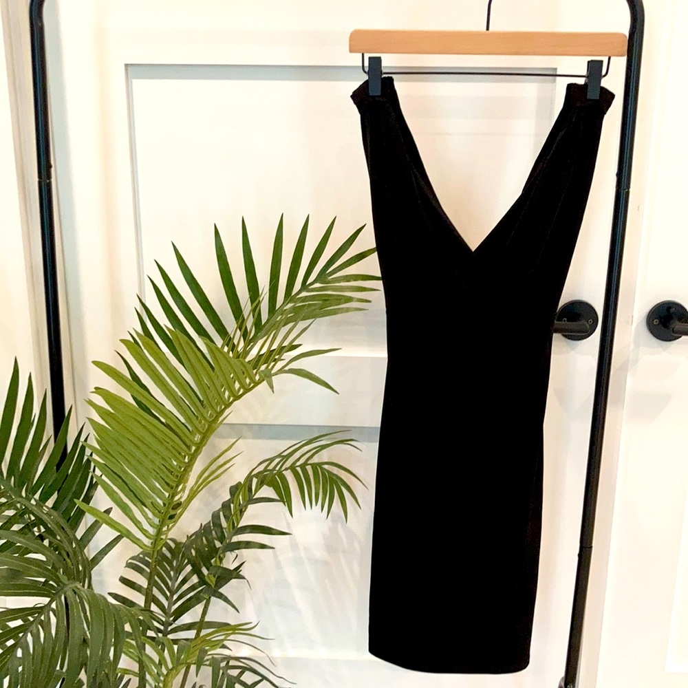 🌊NWT Express DeepV/Cross-Back Cocktail Dress🌊